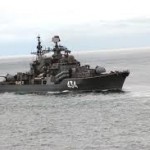 Экипаж эсминца Адмирал Ушаков проводит...