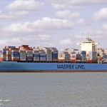 Контейнеровоз Maersk Salina потерял ко...